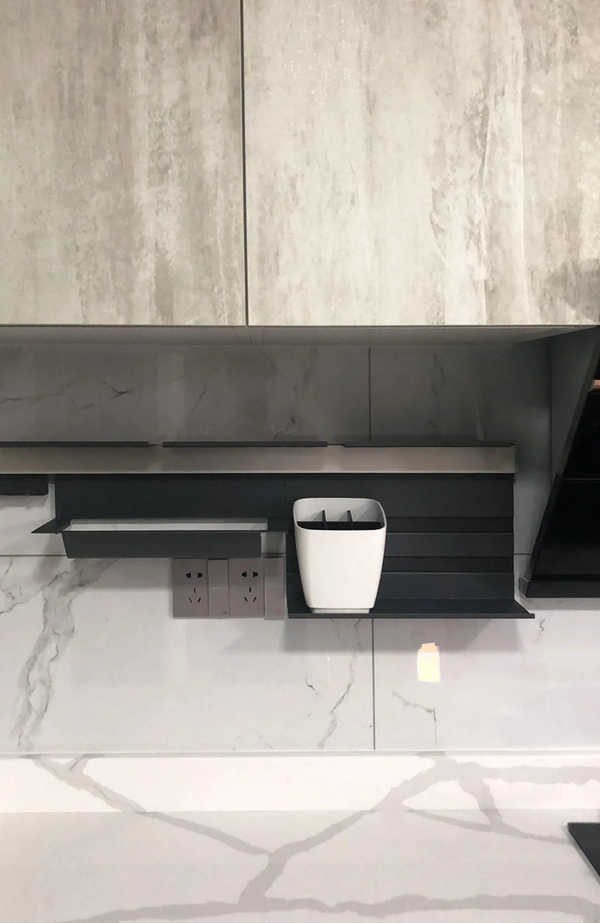 柏厨家居案例：8m²厨房结合7m²阳台