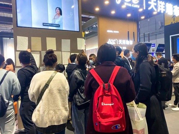 JCC天洋墙布惊艳亮相建博会展!构建不搬家、焕新家的美好时代 JCC天洋墙布惊艳亮相建博会展!构建不搬家、焕新家的美好时代