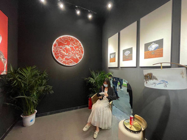 2021深圳家纺展|乾庄刺绣王俊:注重产品发展,新品运用亮片绣法