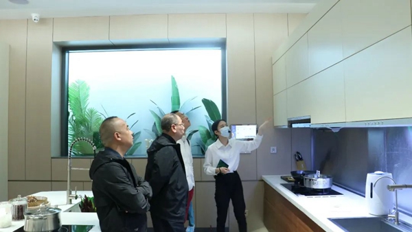 中国建筑装饰协会材料分会王岳飞秘书长一行莅临宝思派智能家居考察指导工作! 中国建筑装饰协会材料分会王岳飞秘书长一行莅临宝思派智能家居考察指导工作!