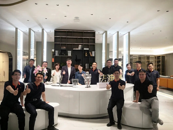 居然之家黑龙江分公司考察团莅临参观考察法迪奥
