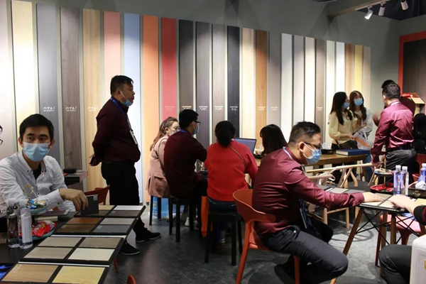 全屋拎包入住！斯米帝全屋定制震撼亮相广州定制展