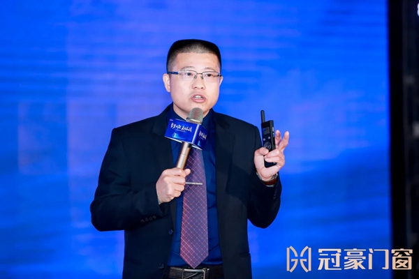 冠豪门窗召开2021年战略峰会,开启品牌新征程 冠豪门窗召开2021年战略峰会,开启品牌新征程