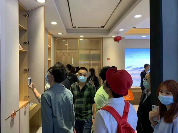 邦元名匠新品闪耀全场，两大运作体系助力经销商腾飞