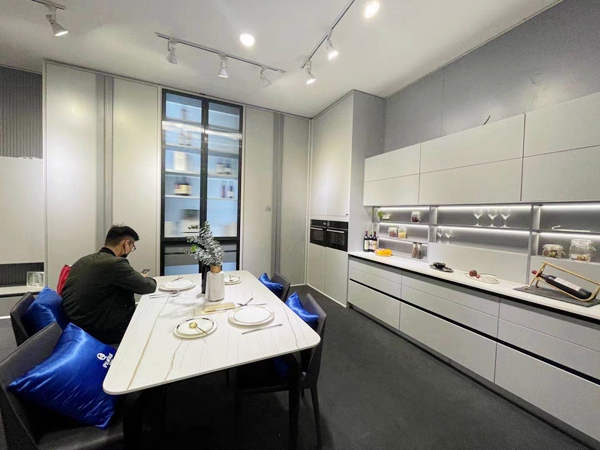 广州定制家居展|伊仕利家居邱晓毅：目标增加百家门店，培养自主拓客能力 