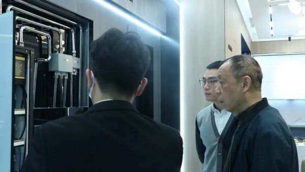 资深媒体人喻镇荣一行考察BSPH宝思派智能家居