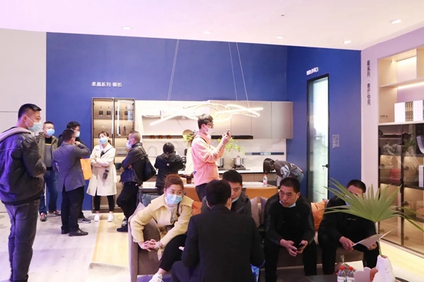 诗尼曼全屋定制亮相上海展，用生活美学刷新定制高度！