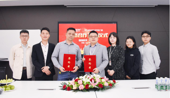 圣梵诺门窗携手慧亚传媒 一起在门窗行业领域乘风破浪