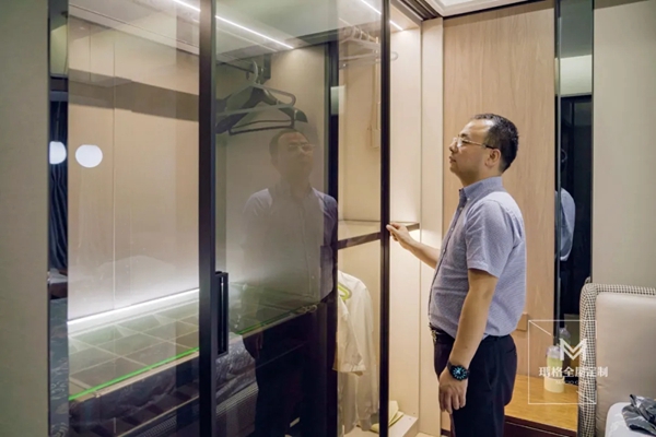 玛格全屋定制：150㎡学区房装成极简风