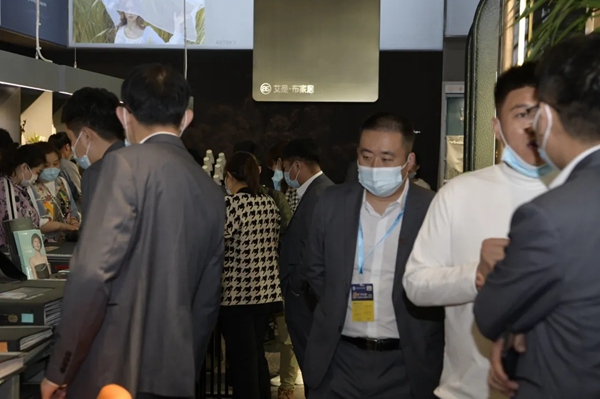 艾是墙布：全新饰界，不负期待