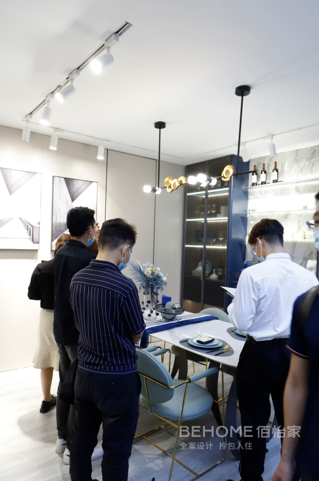 佰怡家全屋家居亮相定制家居展，升级“出圈”，人气爆棚