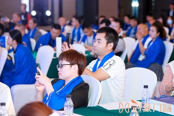 冠豪门窗召开2021年战略峰会,开启品牌新征程 冠豪门窗召开2021年战略峰会,开启品牌新征程