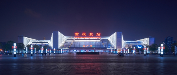 奢匠全屋定制广告强势登陆高铁站!