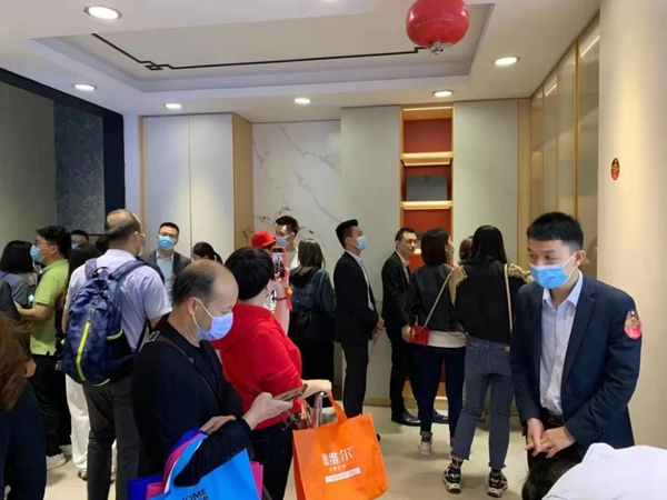 邦元名匠新品闪耀全场，两大运作体系助力经销商腾飞