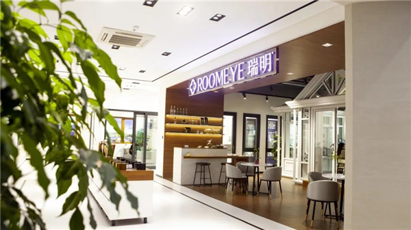 瑞明柚木窗丨欢迎红星美凯龙集团领导莅临瑞明门窗参观交流