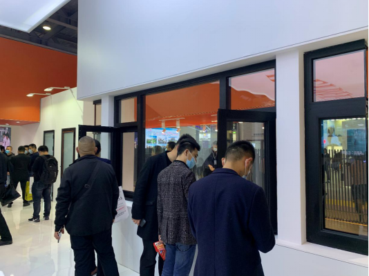 2021广州门窗幕墙展|伟业铝材郑岱岚：实现门窗技术突破，推动行业升级发展