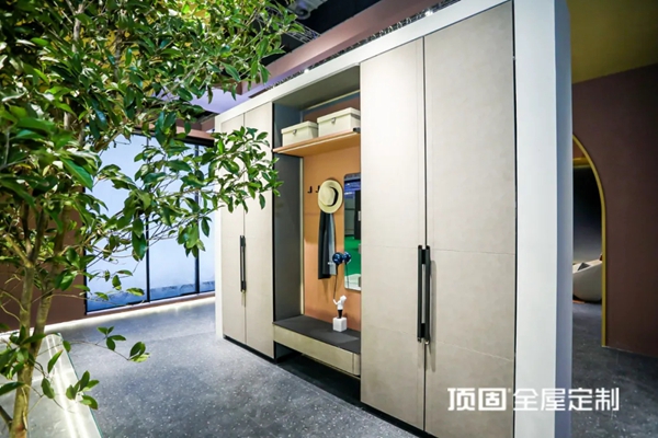 上海建博会首日，顶固全屋定制高定新品“梦”幻登场