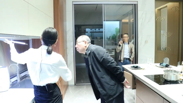 中国建筑装饰协会材料分会王岳飞秘书长一行莅临宝思派智能家居考察指导工作! 中国建筑装饰协会材料分会王岳飞秘书长一行莅临宝思派智能家居考察指导工作!