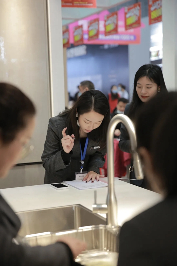 感受美佳橱柜速度：安团家博会的96小时