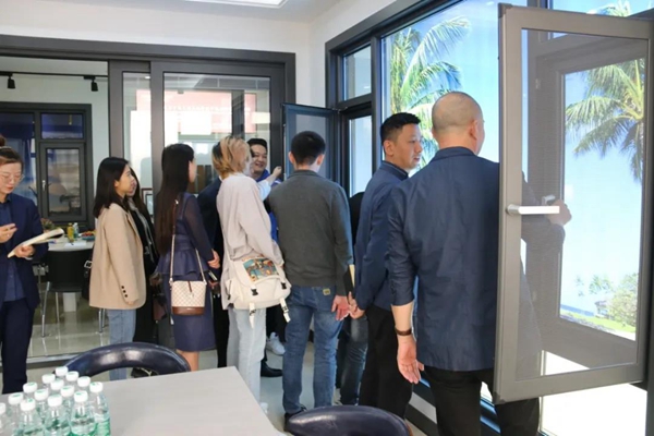 罗格尼兰门窗：深圳经销商团队莅临公司总部学习