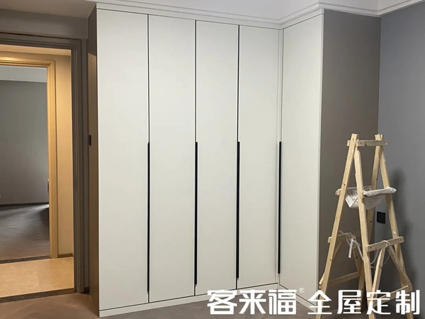 客来福全屋定制:115m²三房两厅全屋定制,在闹中取静