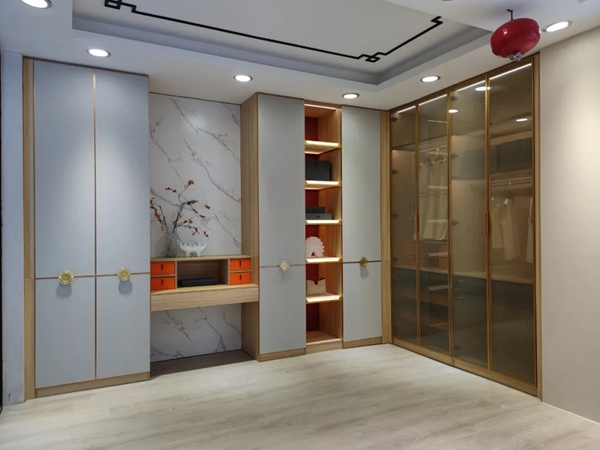 邦元名匠新品闪耀全场，两大运作体系助力经销商腾飞