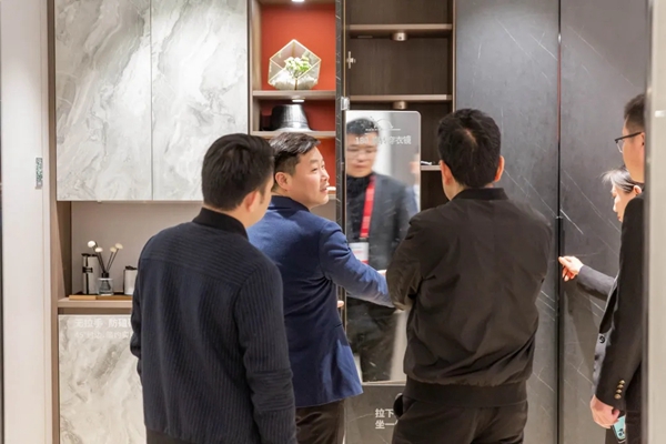 客来福全屋定制欢迎河南迪赛筑家实业莅临考察