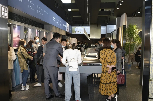 艾是墙布：全新饰界，不负期待