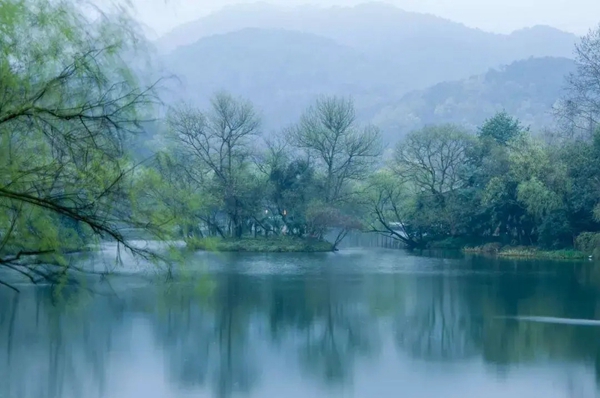 老赖不赖门窗：春季湿润多雨 应该如何防潮？