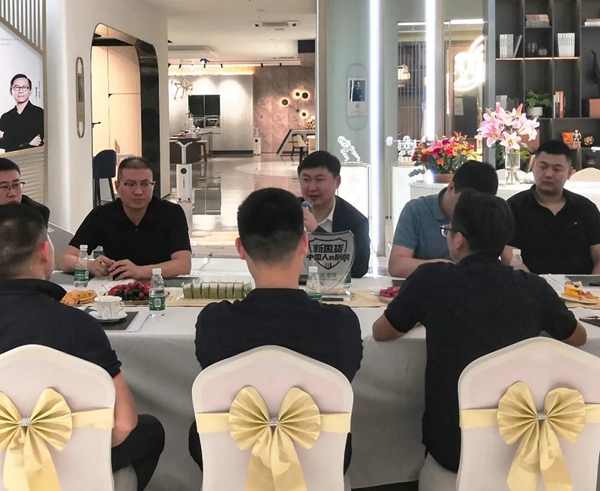 居然之家黑龙江分公司考察团莅临参观考察法迪奥