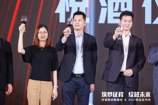 群星荟萃，唱响【帝奥斯门窗】！庄心妍、梁汉文、梦然助阵帝奥斯新品发布盛典！