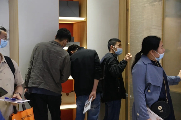 邦元名匠新品闪耀全场，两大运作体系助力经销商腾飞