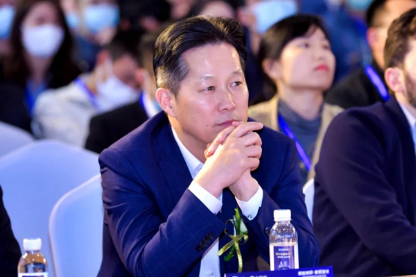 客来福全屋定制董事长尹其宏先生莅临第五届中国建材行业高峰论坛