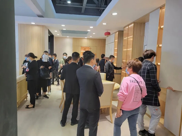 邦元名匠新品闪耀全场，两大运作体系助力经销商腾飞