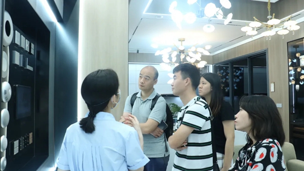 皮阿诺一行考察BSPH宝思派智能家居