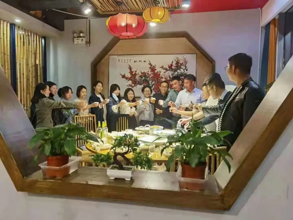 天东门窗团建活动 | 重点城市2021三月销售创历史新高！
