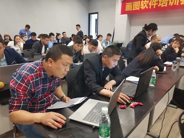 罗斯顿智能门窗设计师技能培训第一期成功举行 罗斯顿智能门窗设计师技能培训第一期成功举行