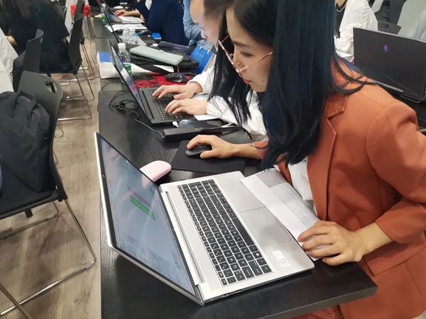 罗斯顿智能门窗设计师技能培训第一期成功举行 罗斯顿智能门窗设计师技能培训第一期成功举行