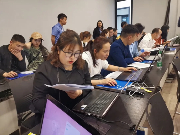 罗斯顿智能门窗设计师技能培训第一期成功举行 罗斯顿智能门窗设计师技能培训第一期成功举行