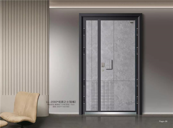 楼龙门业防盗门：简而不凡，舍弃繁芜装饰，匠心品质