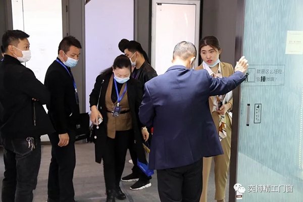 奕博门窗成为第二届西安系统门窗博览会一道靓丽风景线！