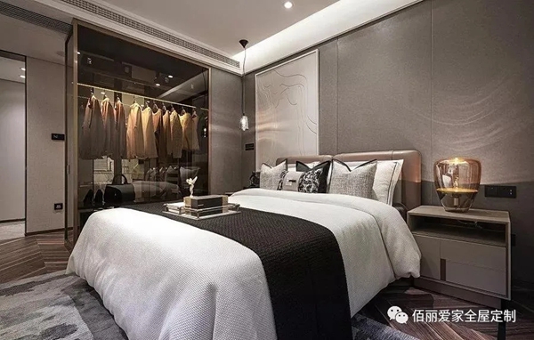 佰丽爱家全屋定制|现在最流行“挖墙”装衣橱！