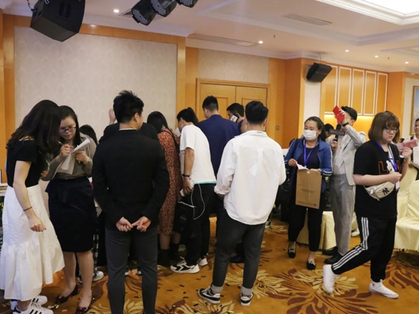 美尼美快装定制4月招商峰会成功举办 美尼美快装定制4月招商峰会成功举办