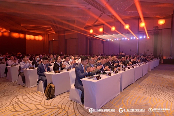 【重磅】“智能制造 致敬未来”中国定制家居智能制造大会圆满落幕 【重磅】“智能制造 致敬未来”中国定制家居智能制造大会圆满落幕
