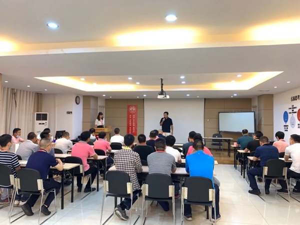 劳卡全屋定制|安全生产责任状签订仪式