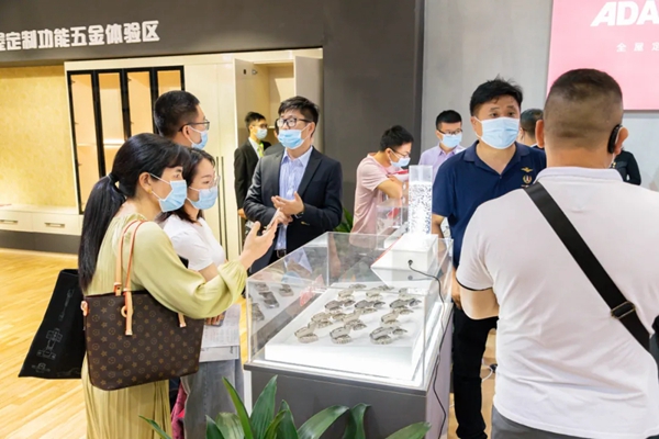 亚当斯全屋定制功能五金:CIFF展及30周年庆典超燃现场! 亚当斯全屋定制功能五金:CIFF展及30周年庆典超燃现场!