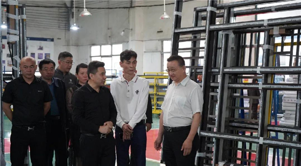 伊盾门窗：广东省门业协会、中国建筑系统门窗联盟领导莅临参观交流