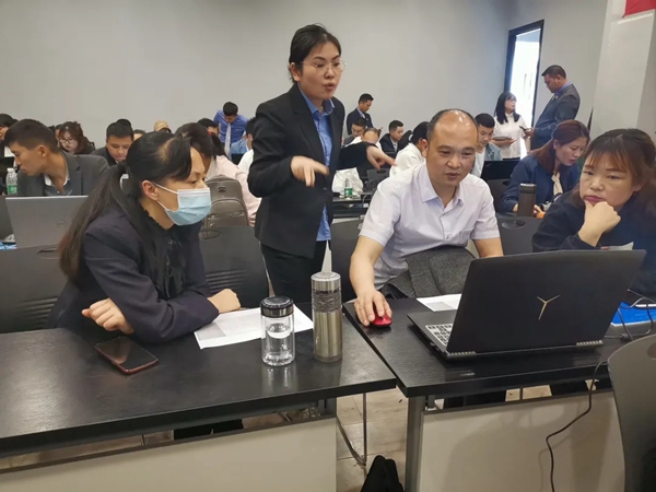 罗斯顿智能门窗设计师技能培训第一期成功举行 罗斯顿智能门窗设计师技能培训第一期成功举行