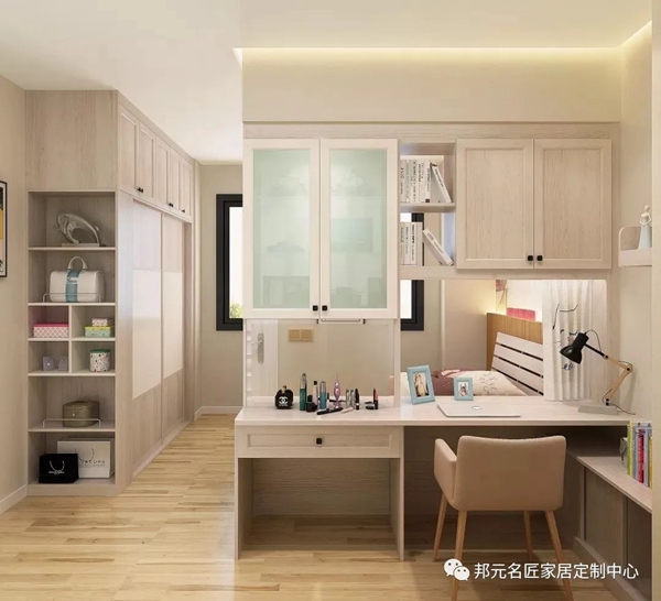 邦元名匠：卧室只有7㎡，竟同时装下衣帽间和书桌柜？