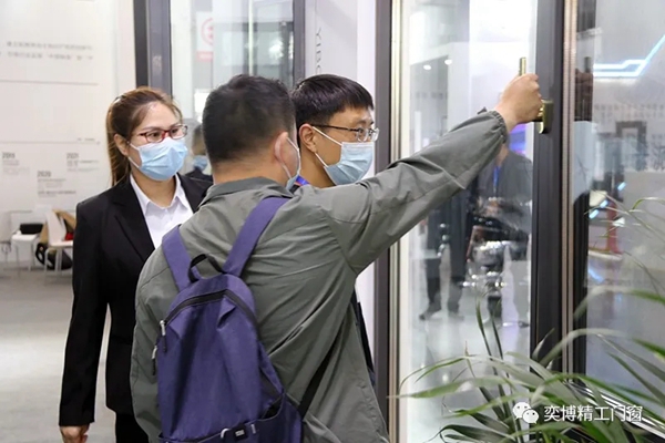 奕博门窗成为第二届西安系统门窗博览会一道靓丽风景线！